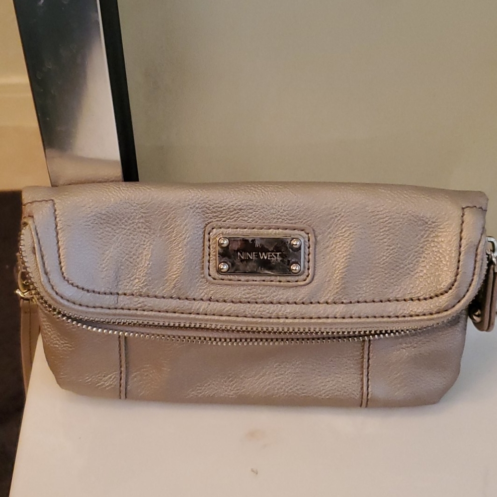 Nine west clutch